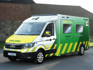 Une ambulance bariatrique à plancher bas, de la marque VCS